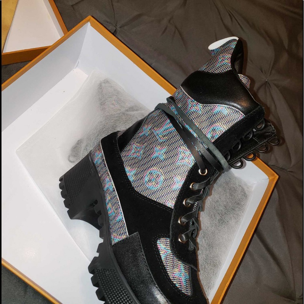 Louis Vuitton fall/ winter boots size 8 women